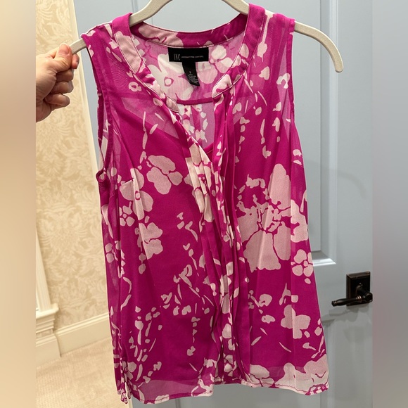 SOLD - Variety bundle of women’s tops all size small - Picture 1 of 12